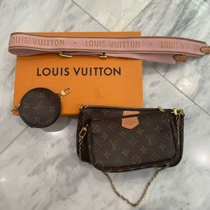 Louis Vuitton multi pochette